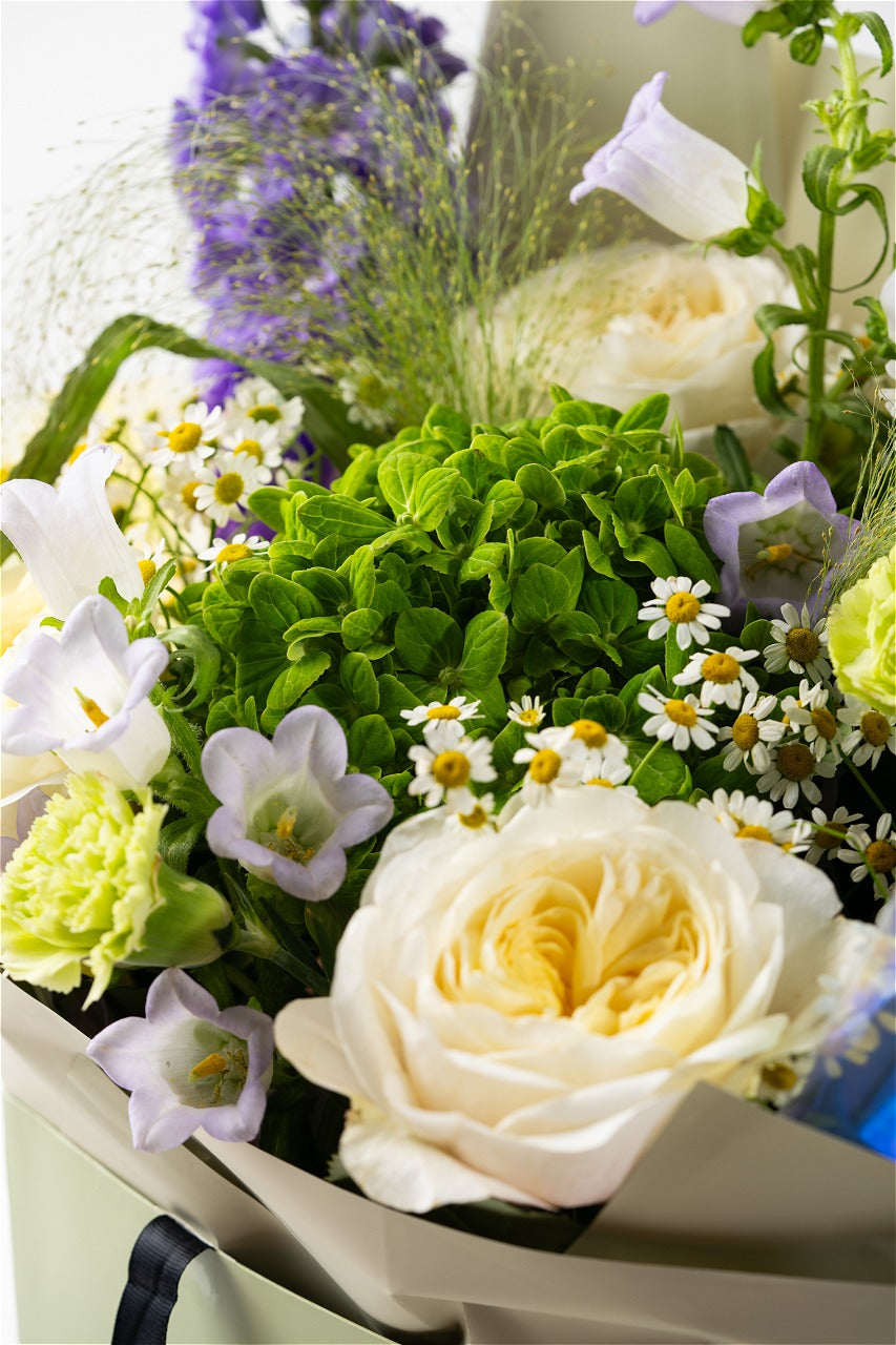 الساعة السعيدة