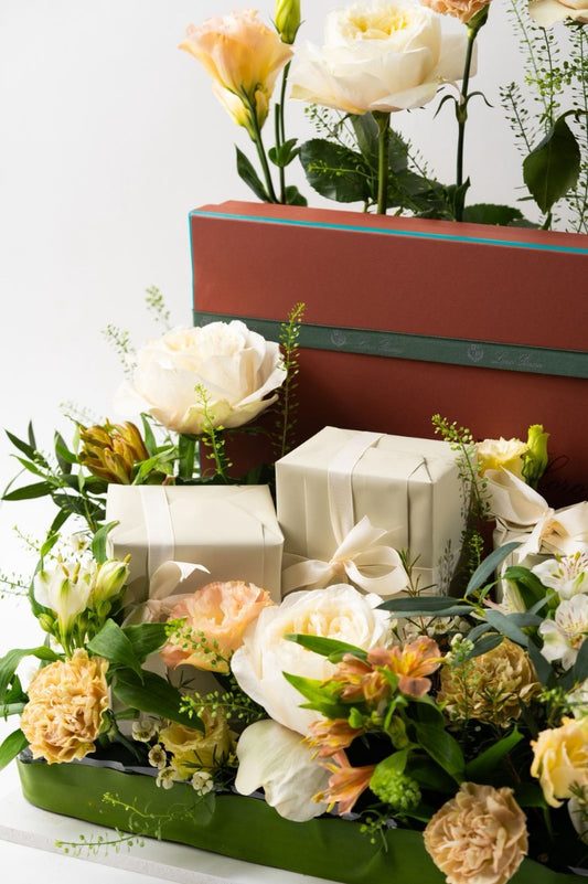 Acrilec Tray and Gift Wrapping